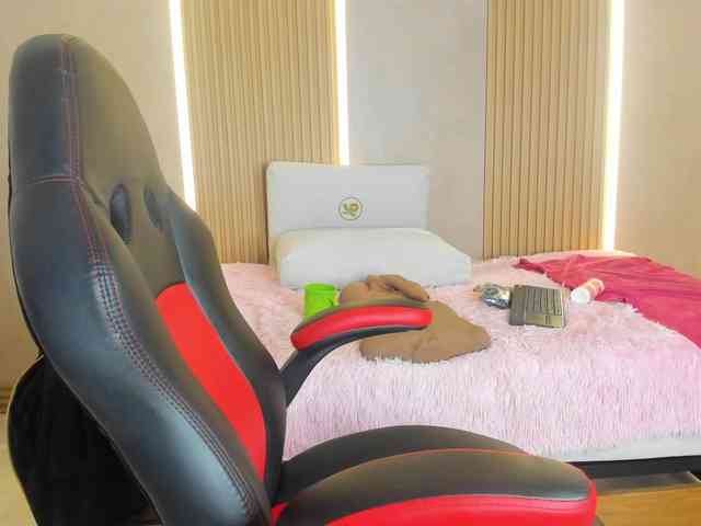 StephanySummer webcam