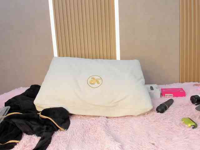 StephanySummer webcam