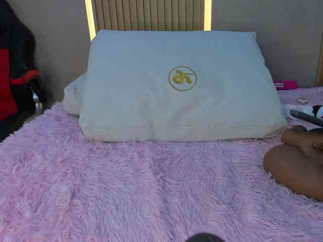 StephanySummer webcam