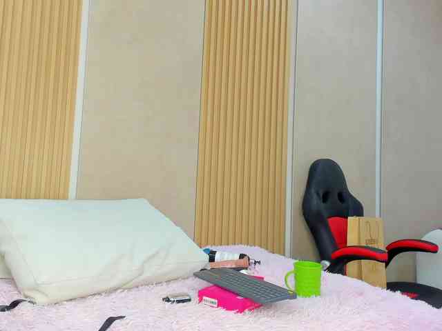 StephanySummer webcam