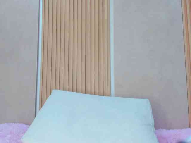 StephanySummer webcam