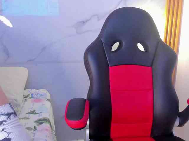 AmmieKova webcam