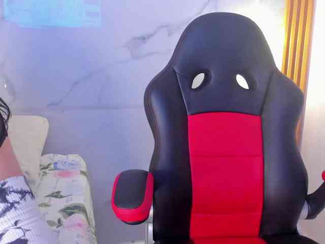 AmmieKova webcam