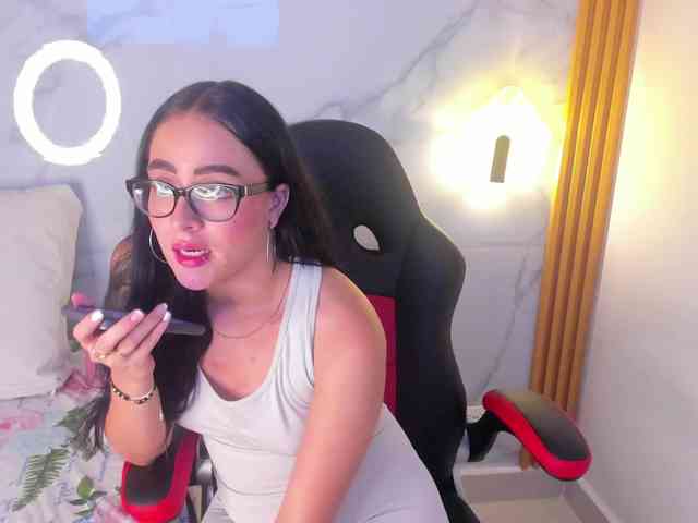 AmmieKova webcam