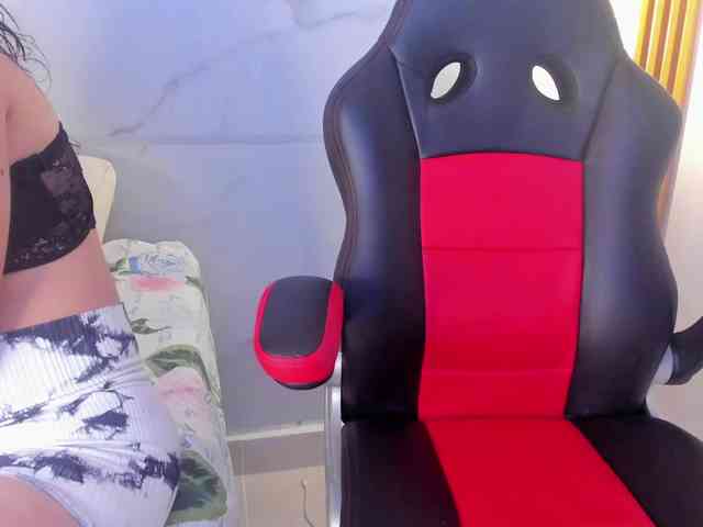 AmmieKova webcam