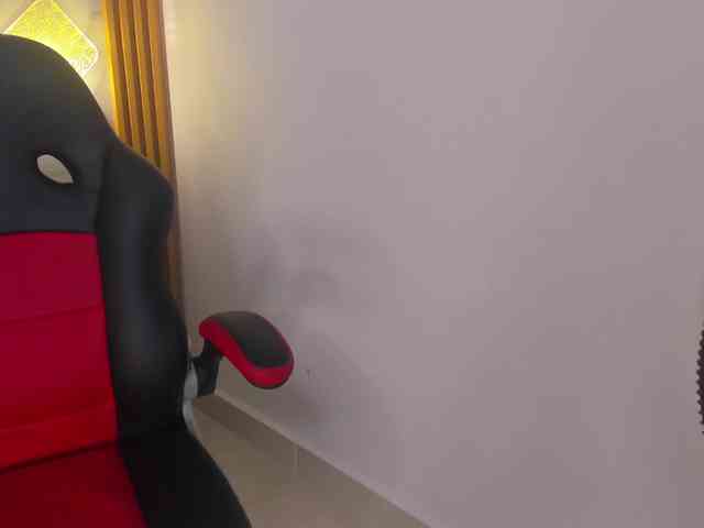 AmmieKova webcam