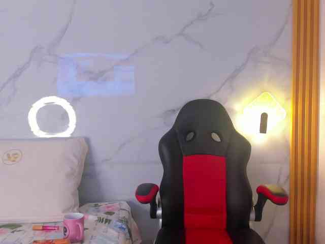 AmmieKova webcam