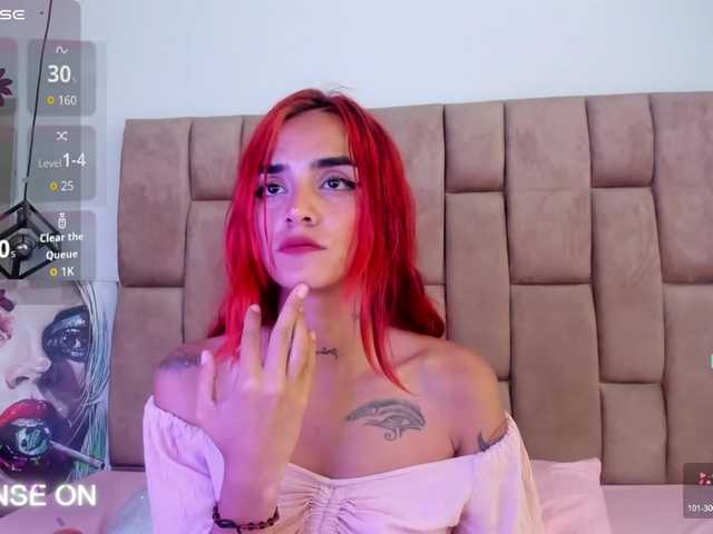 RavynRouge webcam bongacams model stream image