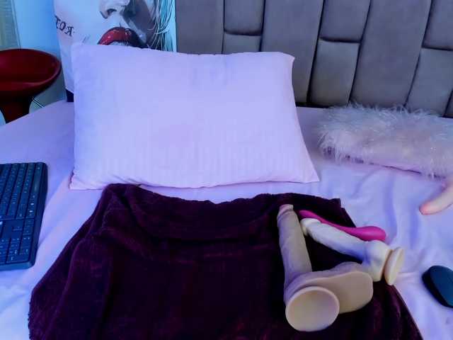 RavynRouge from BongaCams