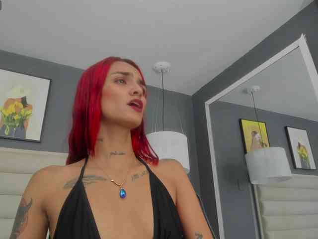 RavynRouge webcam
