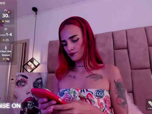 RavynRouge webcam