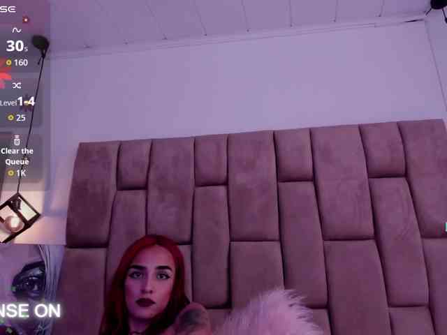 RavynRouge webcam