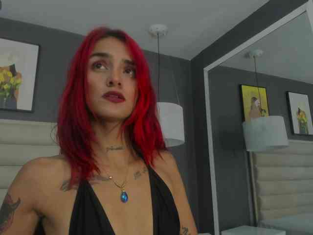 RavynRouge webcam