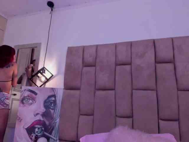 RavynRouge webcam