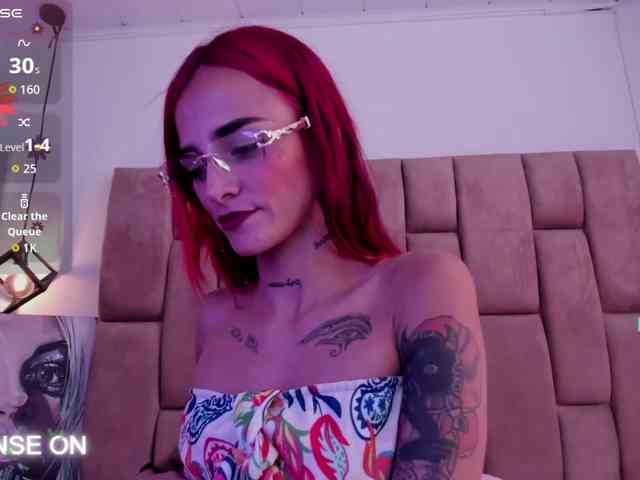 RavynRouge webcam