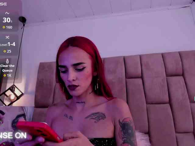 RavynRouge webcam