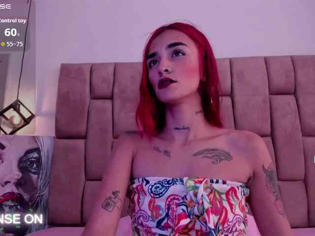 RavynRouge webcam