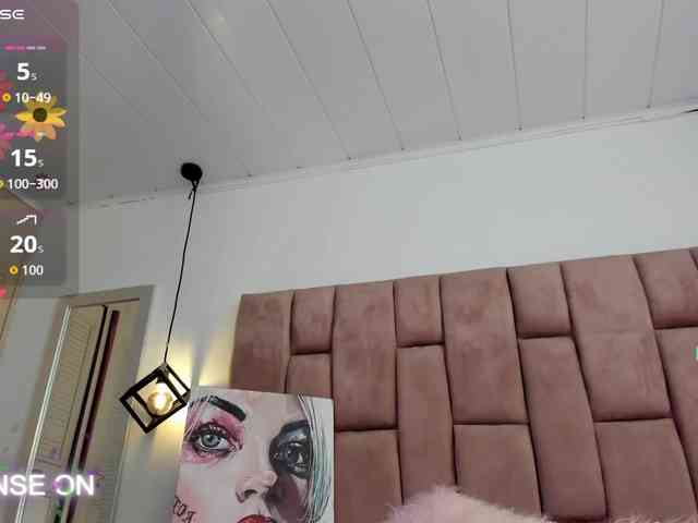 RavynRouge webcam