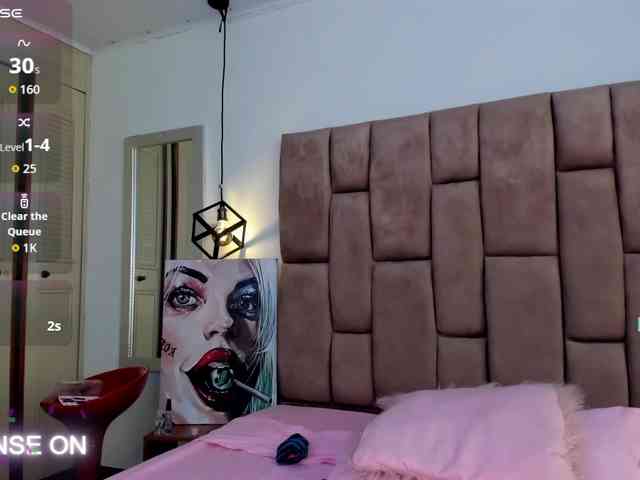RavynRouge webcam