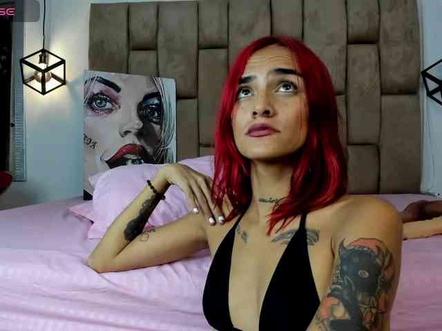 RavynRouge webcam