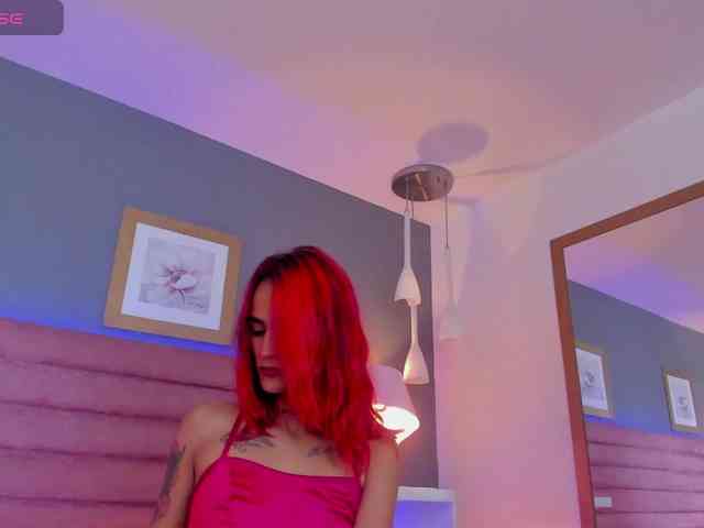 RavynRouge webcam