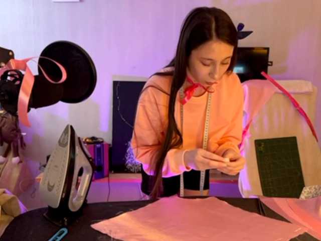 KarinaSunsets's BongaCams show and profile