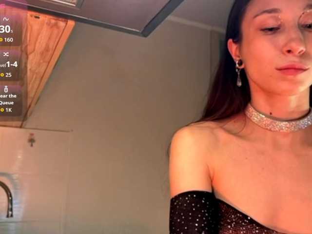 KarinaSunsets's BongaCams show and profile