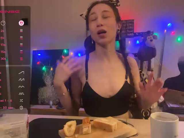 KarinaSunsets's BongaCams show and profile