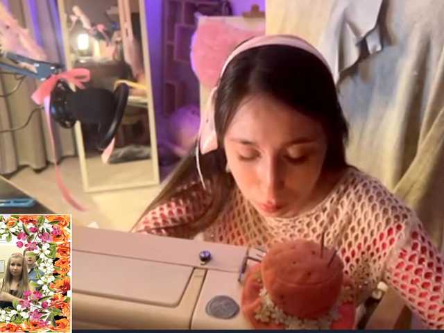 KarinaSunsets's BongaCams show and profile