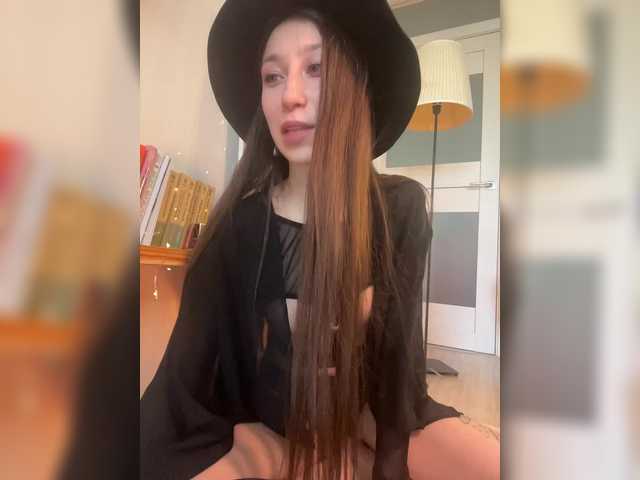 KarinaSunsets – webcam model profile photo