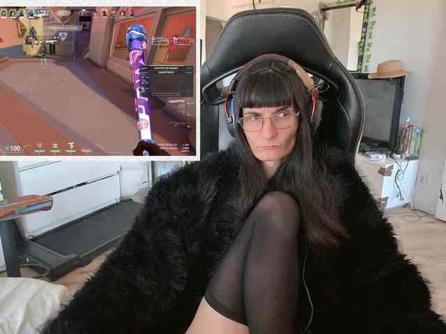 Ceriselapine Live Webcam on BongaCams