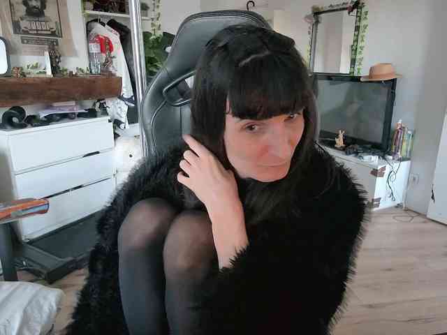 Ceriselapine Live Webcam on BongaCams