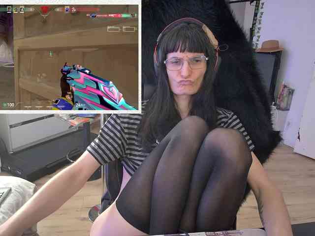 Ceriselapine Live Webcam on BongaCams