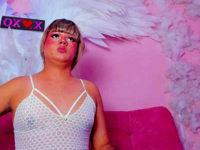 tiffany-deluxe Live Webcam on BongaCams