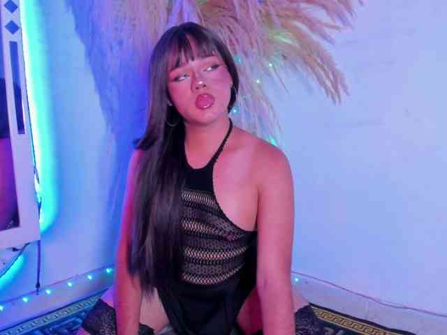 tiffany-deluxe Live Webcam on BongaCams