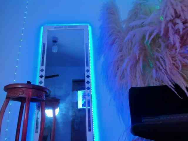 tiffany-deluxe Live Webcam on BongaCams