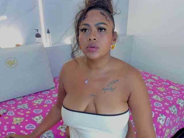 ErlysBrown webcam