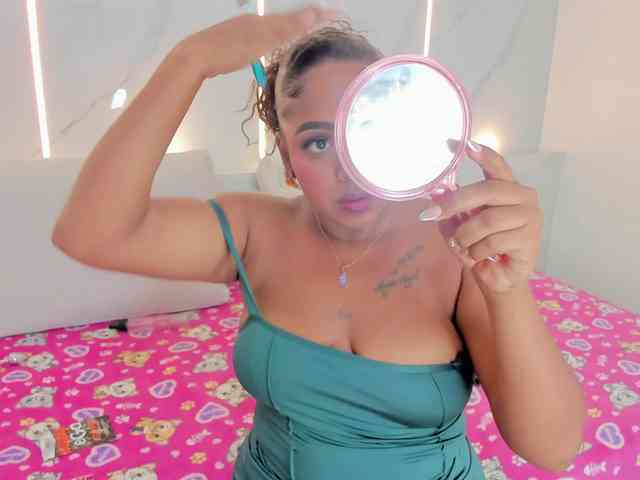 ErlysBrown webcam