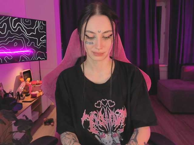 heyitskira from BongaCams is Freechat