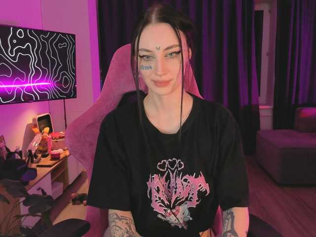 heyitskira from BongaCams is Freechat