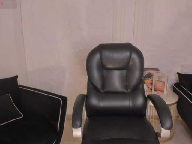 NatalieLewis's BongaCams show and profile