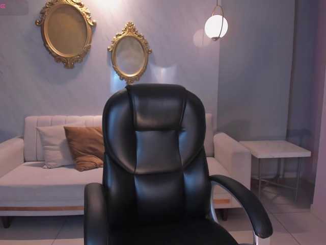 NatalieLewis's BongaCams show and profile