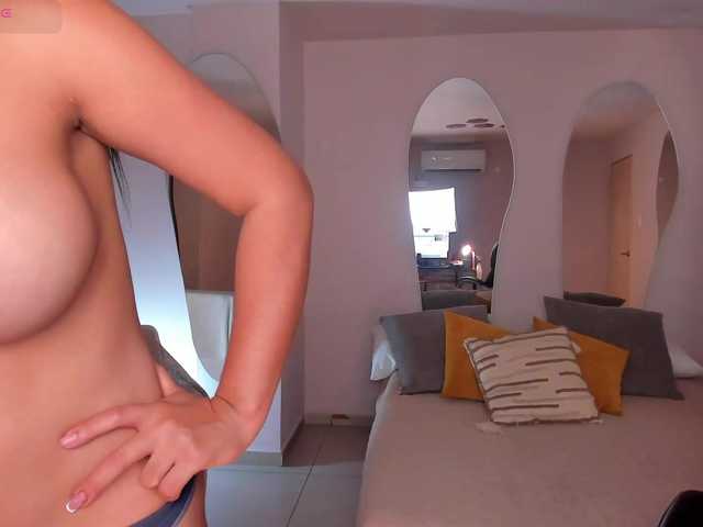 NatalieLewis's BongaCams show and profile