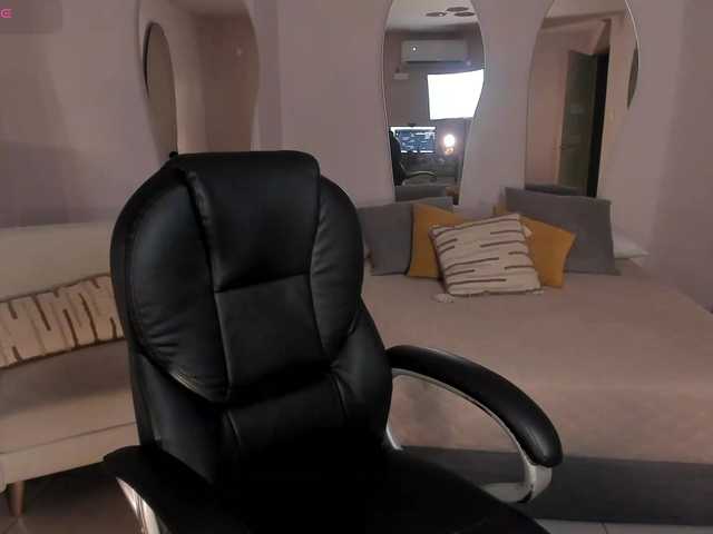 NatalieLewis's BongaCams show and profile