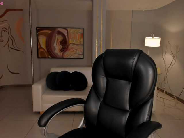 NatalieLewis's BongaCams show and profile