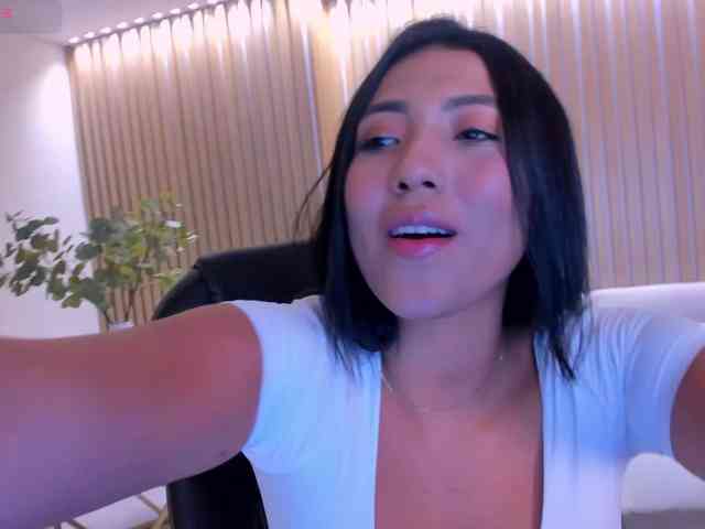 NatalieLewis Live Webcam on BongaCams