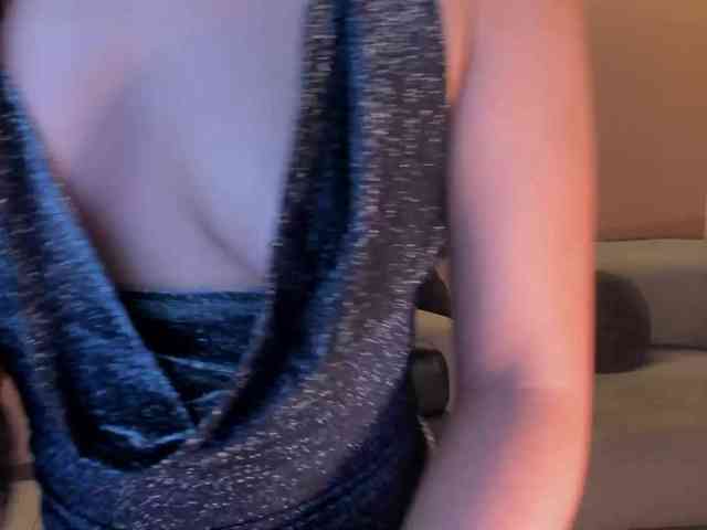 EmilyJohnson1 webcam