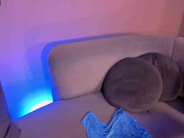 EmilyJohnson1 webcam