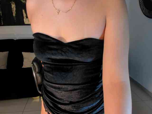 EmilyJohnson1 webcam