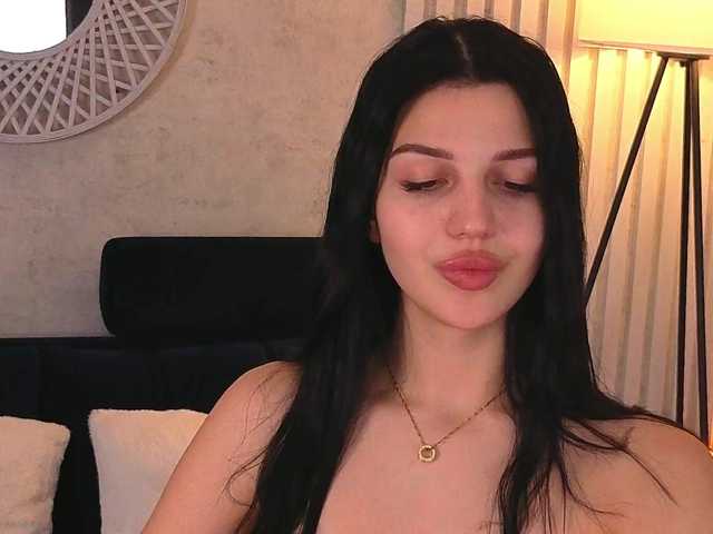 KamilaVibes's BongaCams show and profile